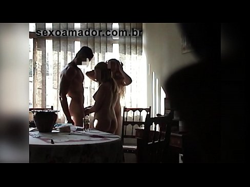 ❤️ Mmekọahụ enyi na-akpọ a ibu nwoke na a threesome na ya ❤️ Anal video ☑