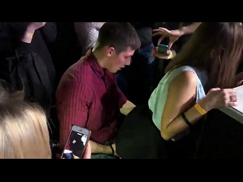 ❤️ Ezigbo mmekọahụ na ụlọ oriri na ọṅụṅụ Russia. 18-afọ Russian girl na ike na ikpu iberibe na a abalị ❤️ Anal video ☑